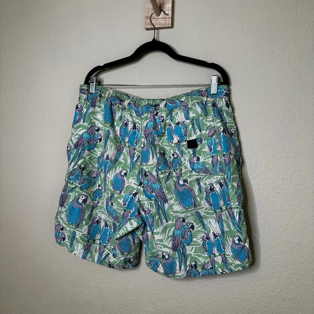 Vineyard Vines AOP Men Parrot Print Swim Trunks Size Med Board Shorts Summer